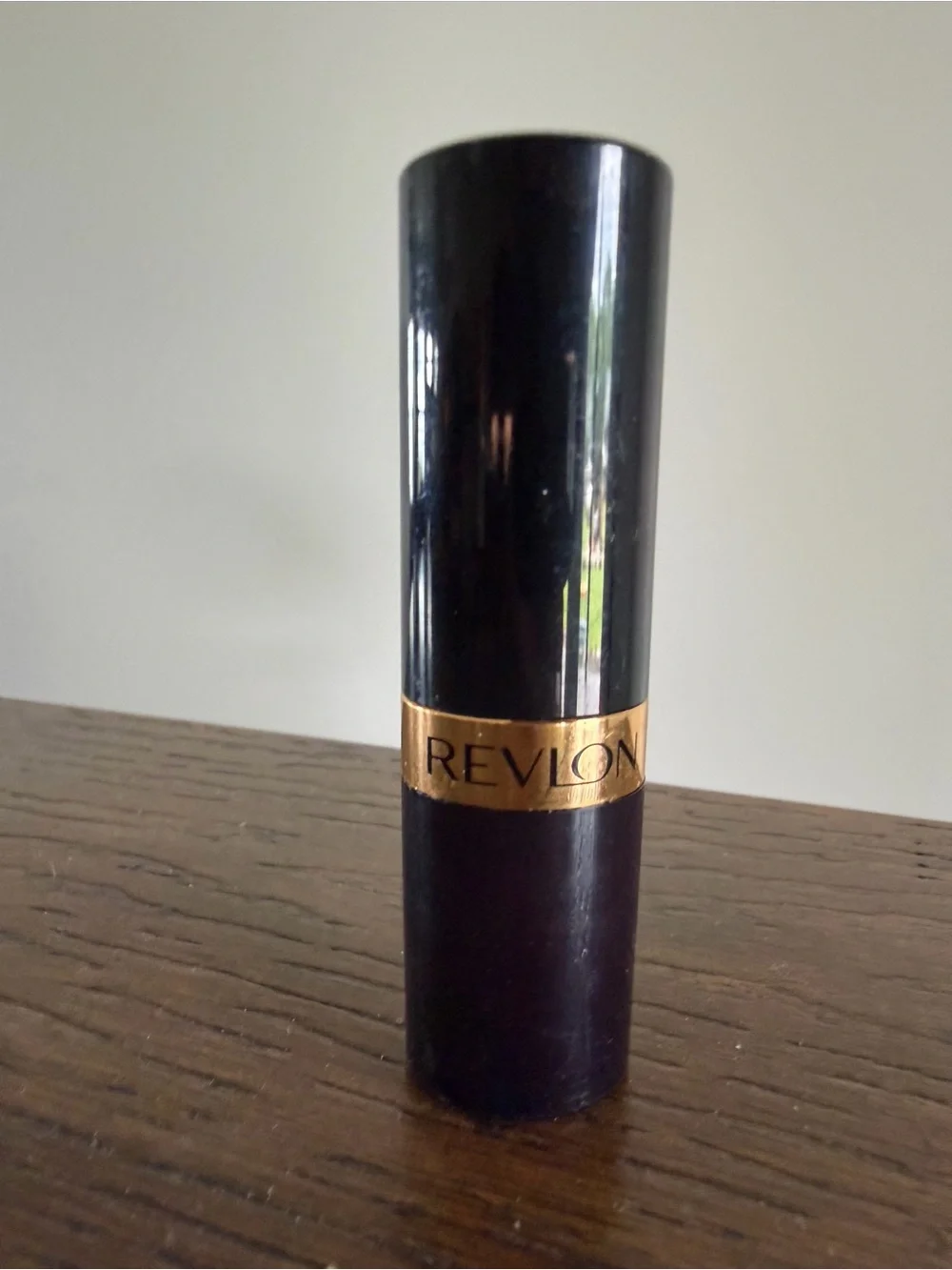 Revlon Super Lustrous Lipstick Cherries In The Snow Red Pink New